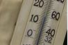 Beaucoup de thermomètres contiennent des mesures de température dans les deux échelles Fahrenheit et Celsius.