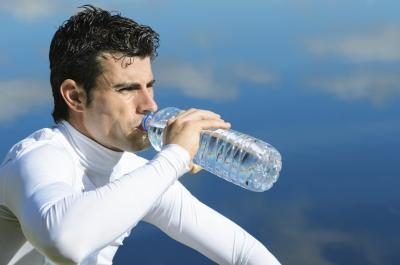 Assurez-vous de boire beaucoup d'eau non gazeuse